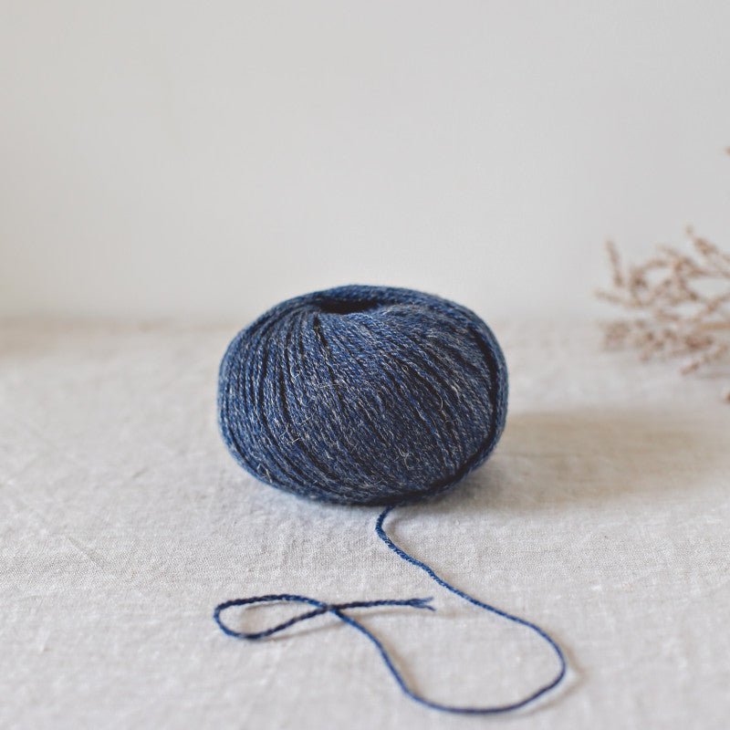 De Rerum Natura Alice - De Rerum Natura Minuit - The Little Yarn Store