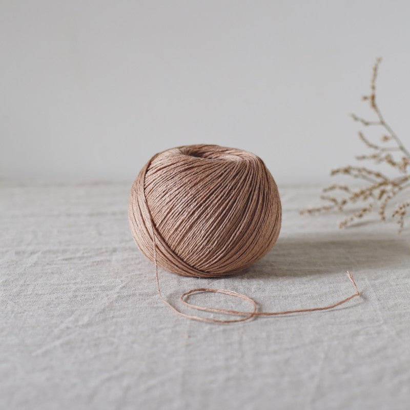 De Rerum Natura Antigone - De Rerum Natura Biscuit - The Little Yarn Store