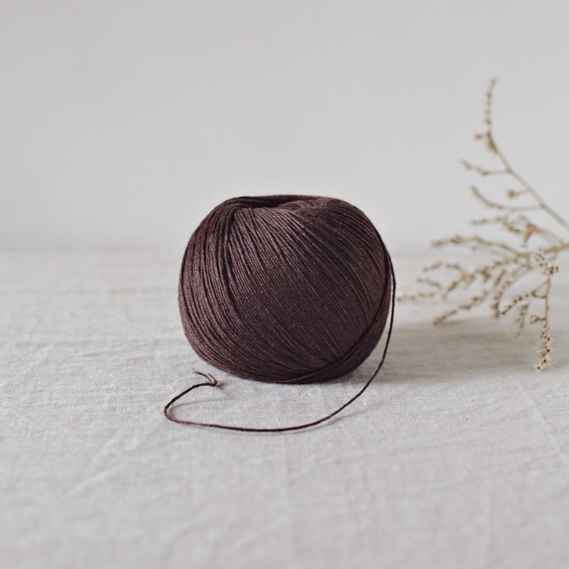 De Rerum Natura Antigone - De Rerum Natura Fève Tonka - The Little Yarn Store