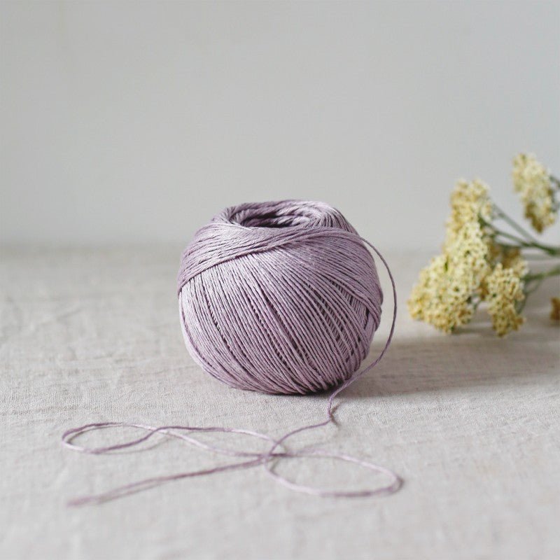 De Rerum Natura Antigone - De Rerum Natura Lilas - The Little Yarn Store