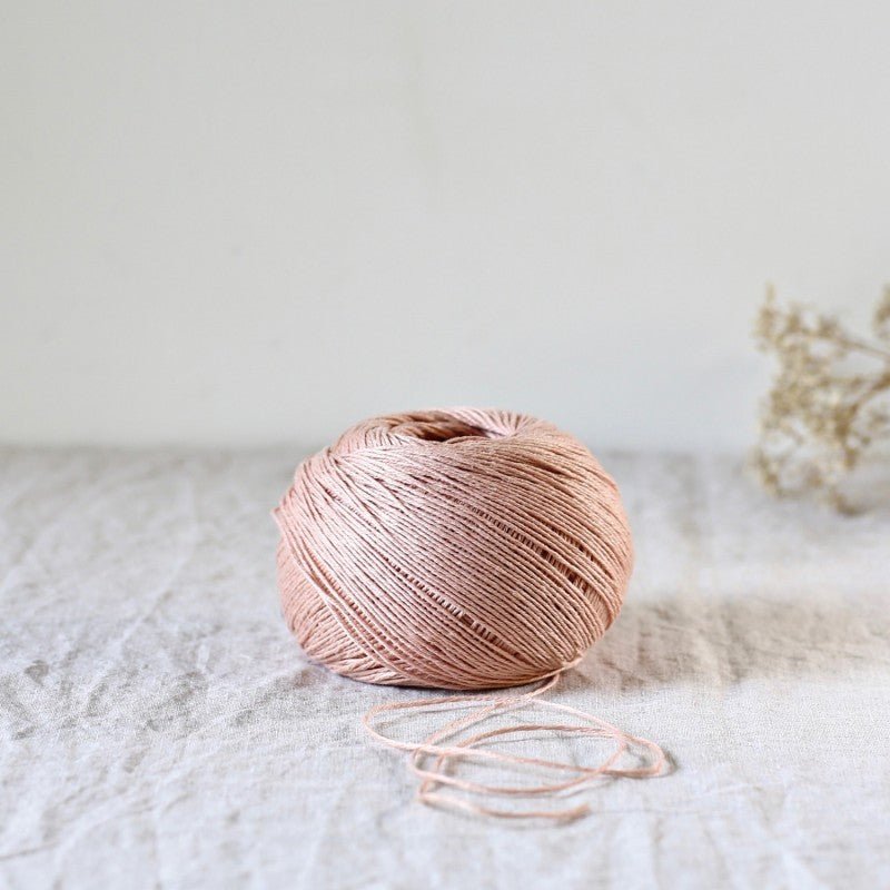 De Rerum Natura Antigone - De Rerum Natura Macaron - The Little Yarn Store