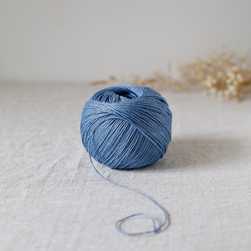 De Rerum Natura Antigone - De Rerum Natura Myosotis - The Little Yarn Store