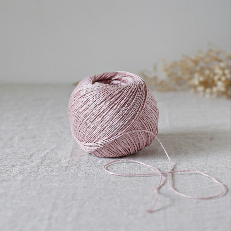 De Rerum Natura Antigone - De Rerum Natura Pivoine - The Little Yarn Store