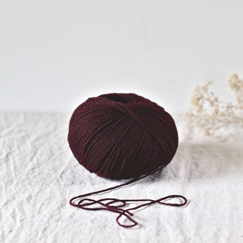 De Rerum Natura Gilliatt - De Rerum Natura Merlot - The Little Yarn Store