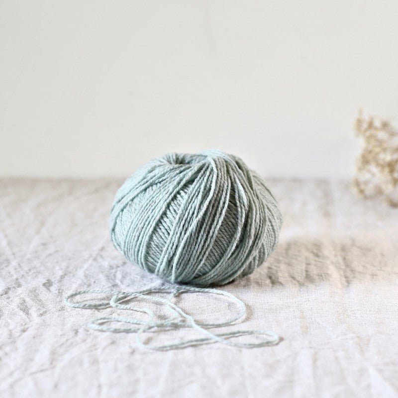 De Rerum Natura Ulysse - De Rerum Natura Sauge - The Little Yarn Store