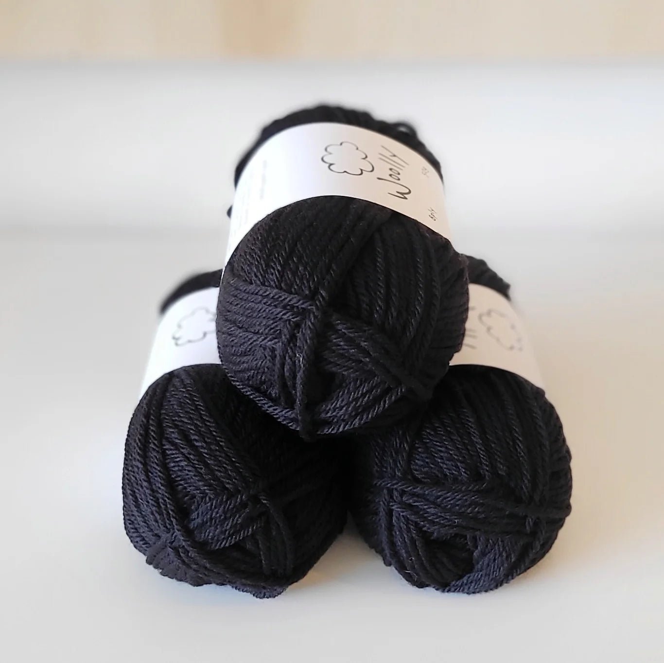 Woolly Yarn Co Woolly 8-Ply - Woolly Yarn Co - 32 Noir - The Little Yarn Store