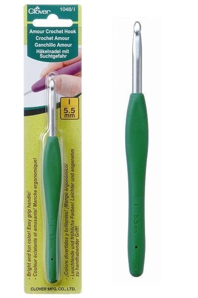 Clover Amour Crochet Hook - Clover 5.5 mm - The Little Yarn Store