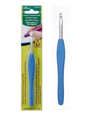 Clover Amour Crochet Hook - Clover 5.0 mm - The Little Yarn Store