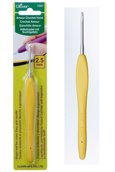 Clover Amour Crochet Hook - Clover 2.5 mm - The Little Yarn Store